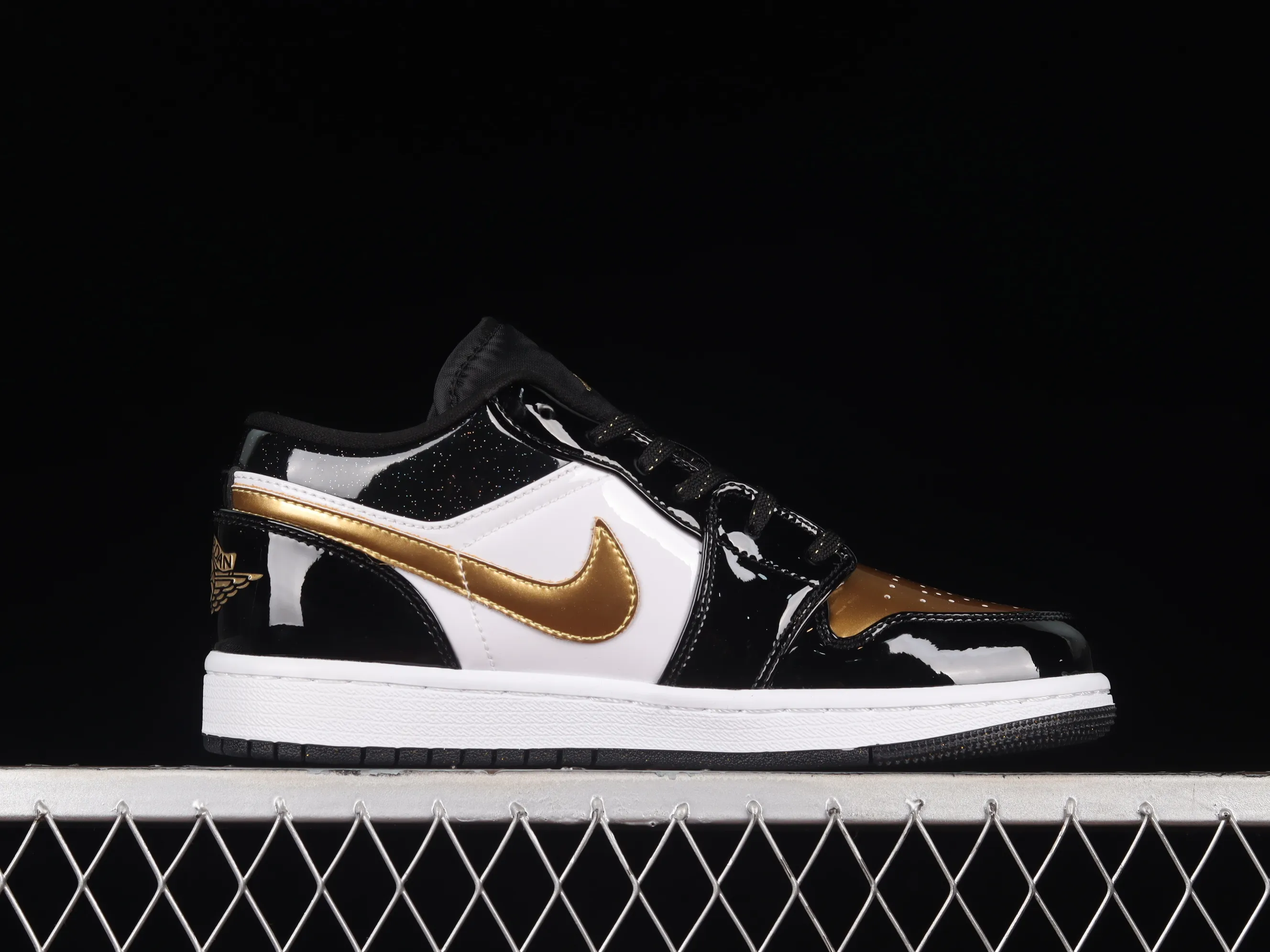 All categories Air Jordan Jordan series basketball shoes Air Jordan 1 Low Air Jordan 1 Low "Gold Toe" AJ1 Joe 1 black gold toe low-top cultural and leisure sports sneakers DR6970-071